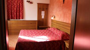 Phòng 3 | Bàn, truy cập Internet không dây miễn phí