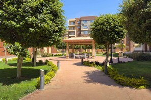 Basic Apartment | Property grounds - Xuru Stays I The 1bdr Grounded Cozy @ New Cairo (New Cairo)