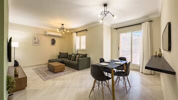 Basic Apartment | Living area | TV