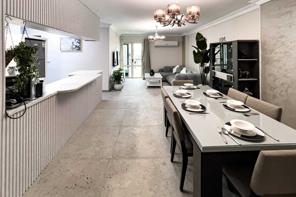 Eenvoudig appartement | Dineren