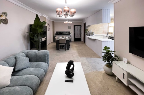 Xuru Stays I Elegant & Modern 3 BDR Apt. @ Heliopolis