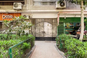 تفاصيل الفندق من الخارج