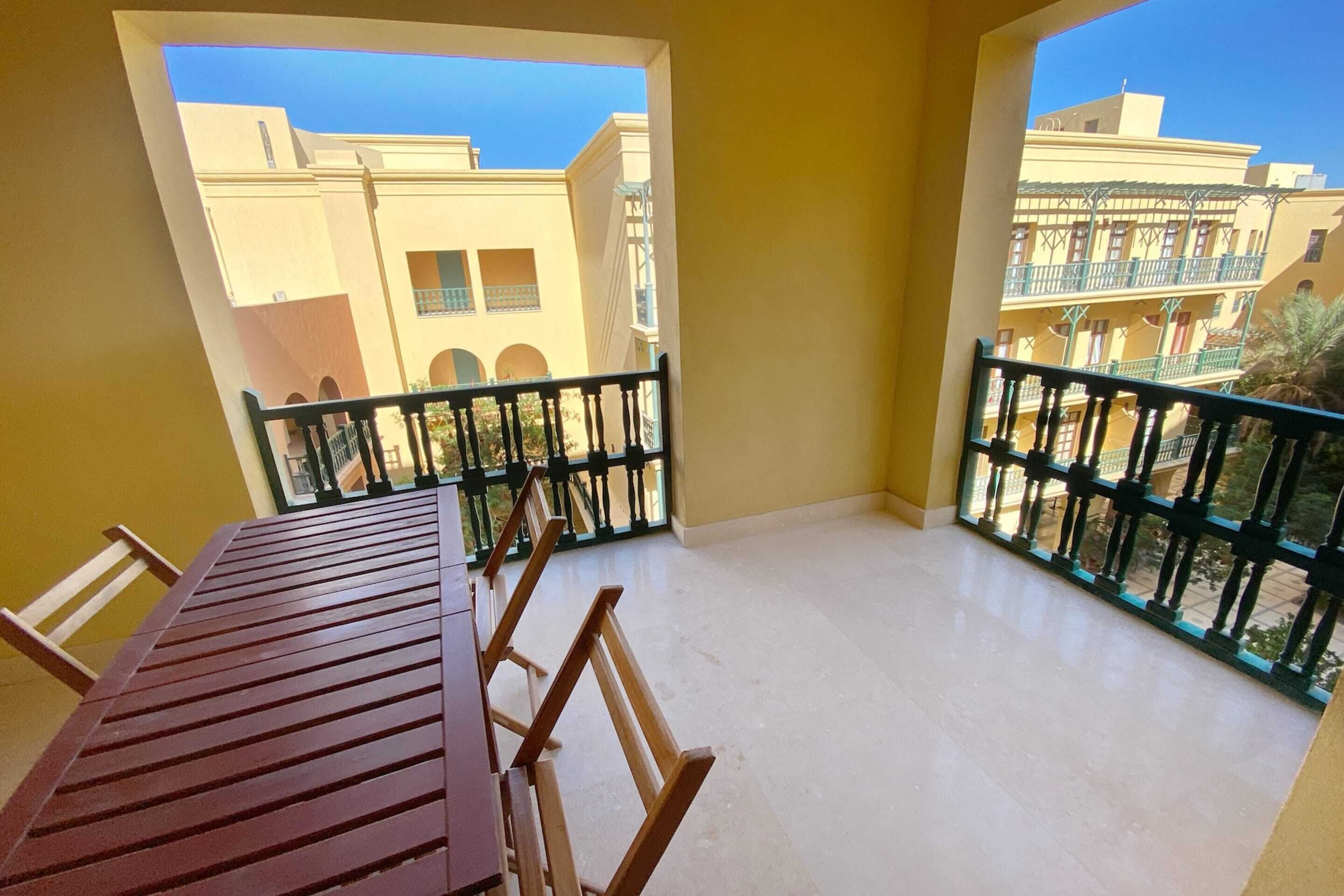 Apartamento básico | Restaurante al aire libre