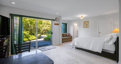 Garden Suite near Jericho Beach
