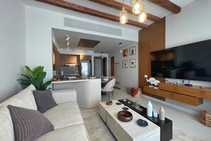 基本公寓 | 客廳 | 65 吋智能電視連數碼電視頻道