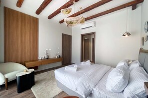 Basic Apartment | 1 bedroom, iron/ironing board, bed sheets
