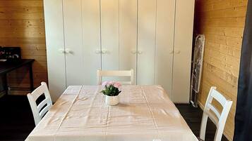 Cabin, 1 Bedroom, Accessible, Balcony | Dining