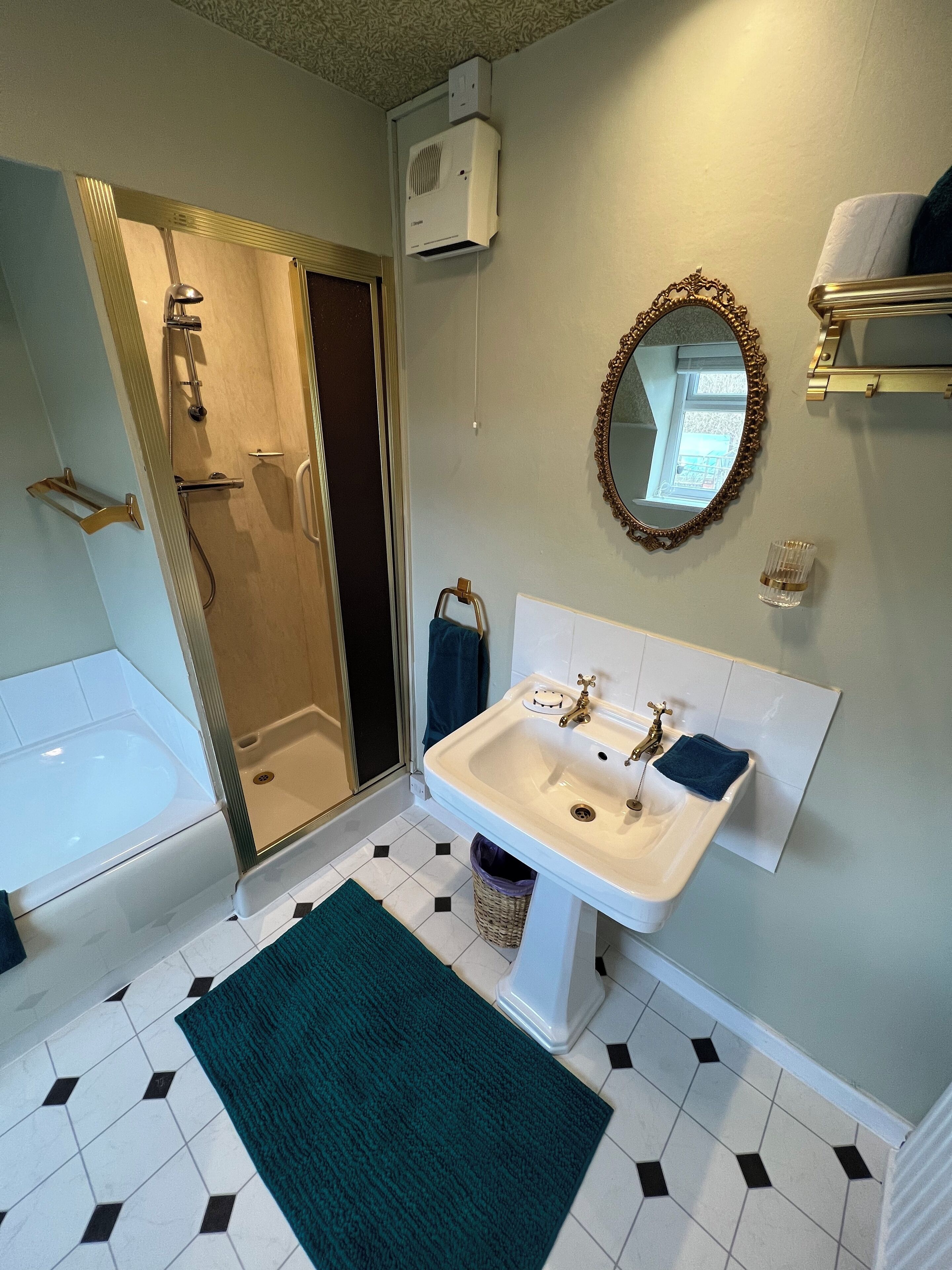 Double Room, Ensuite (French Room) | Bathroom | Towels