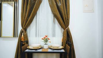 Phòng, 1 phòng ngủ | Khu ăn uống