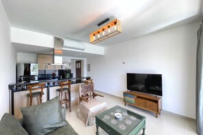 Refreshed & Uplifted 2 BDR @ G Cribs (B18-F1) | Living area