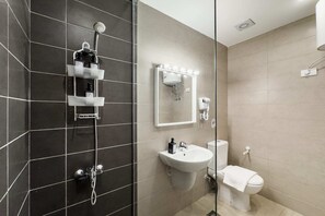 The Softline Studio @ G-Cribs (B18-F5) | Badrum | Miljövänliga toalettartiklar, hårtork, handdukar och tvål