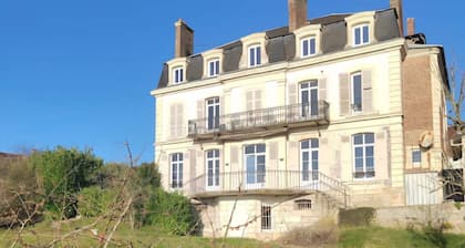 Treat yourself to a timeless moment of heritage, art and gentle living!