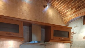 Microondas, horno, placa de cocina