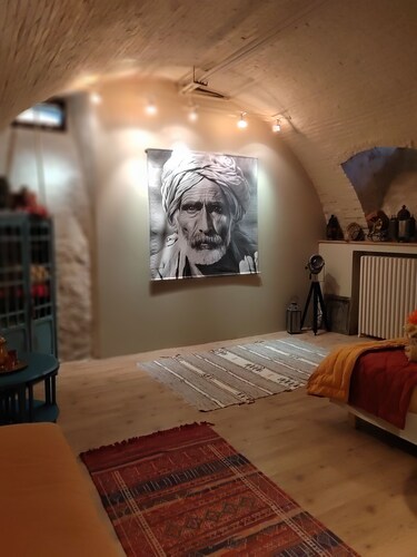 Treat yourself to a timeless moment of heritage, art and gentle living!
