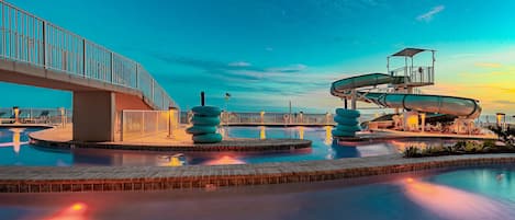 Condo, 3 chambres | Piscine | Piscine intérieure, piscine extérieure