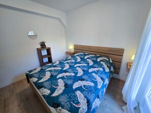 1 dormitori, wifi gratuïta i roba de llit