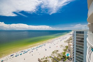 Condo, 3 habitaciones | Playa | Playa en los alrededores 