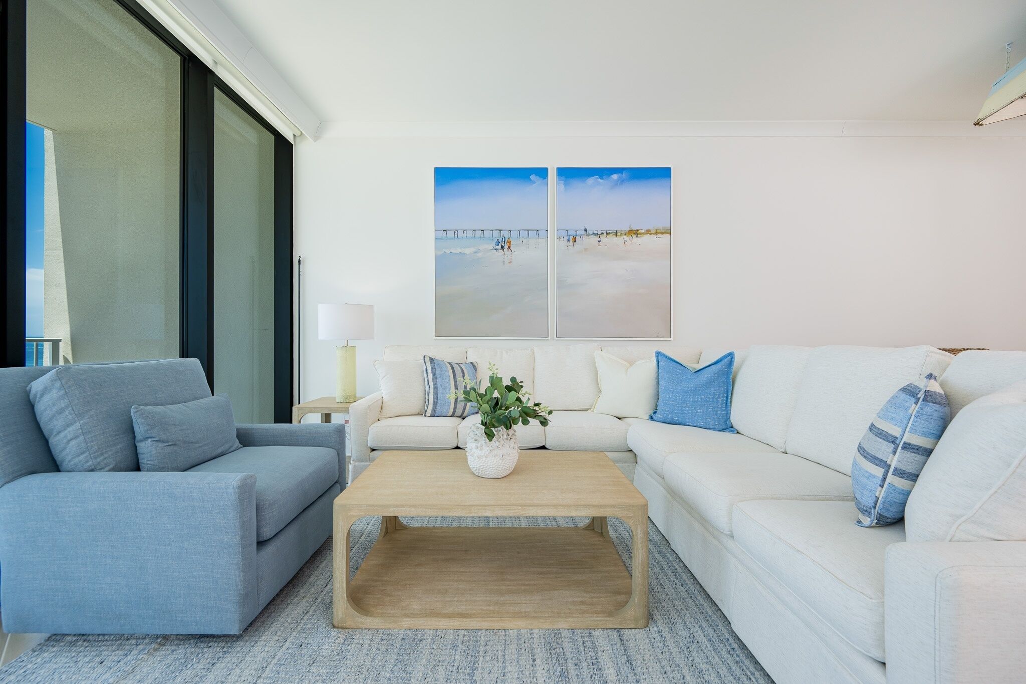 コンドミニアム 3 ベッドルーム | リビング エリア