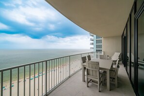Condo, 3 Bedrooms | Property grounds