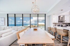 Condo, 4 Bedrooms | Interior