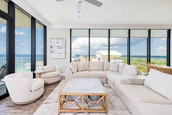 Condo, 4 Bedrooms | Living area