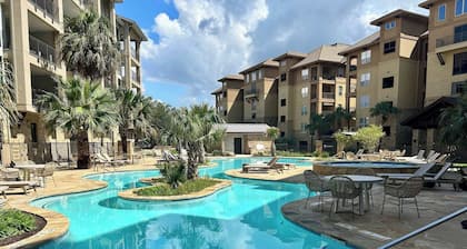 Waterfront Condo for 4 with Resort Pool & Lake View!