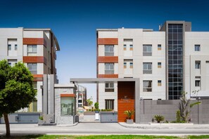 Basic Apartment | Exterior