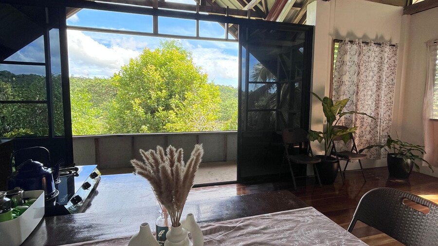 Siquijor Hilltop House Near Cambugahay Falls
