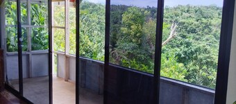 Siquijor Overlooking House 100 Meters Before Cambugahay Falls