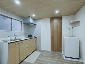 Appartement Confort | Bureau, fer et planche à repasser, accès au Wi-Fi (inclus)