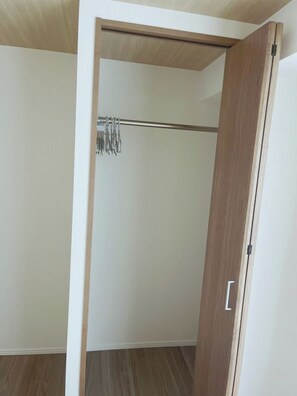 Appartement économique | Bureau, fer et planche à repasser, accès au Wi-Fi (inclus)