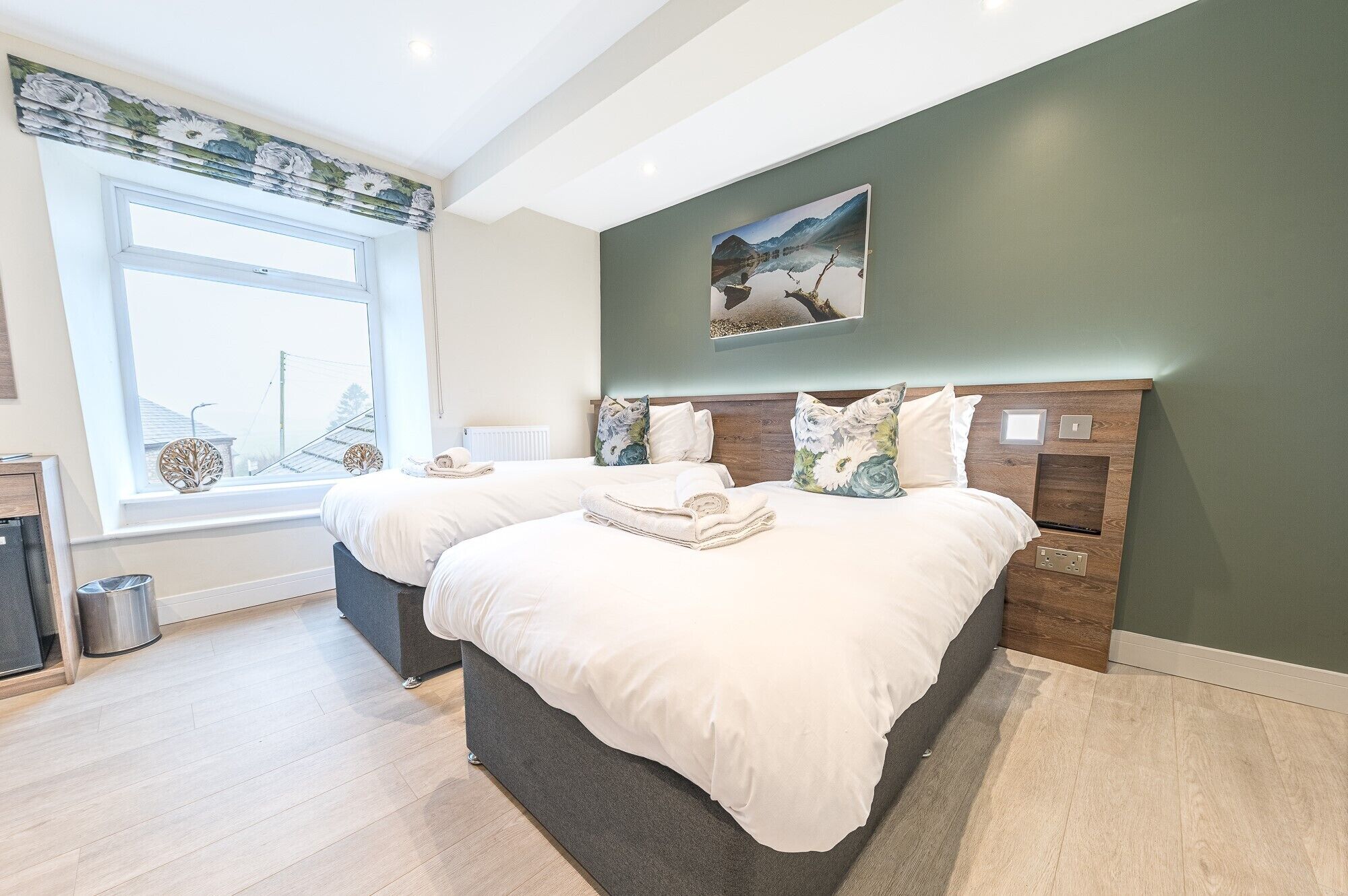 Soundproofing, free WiFi