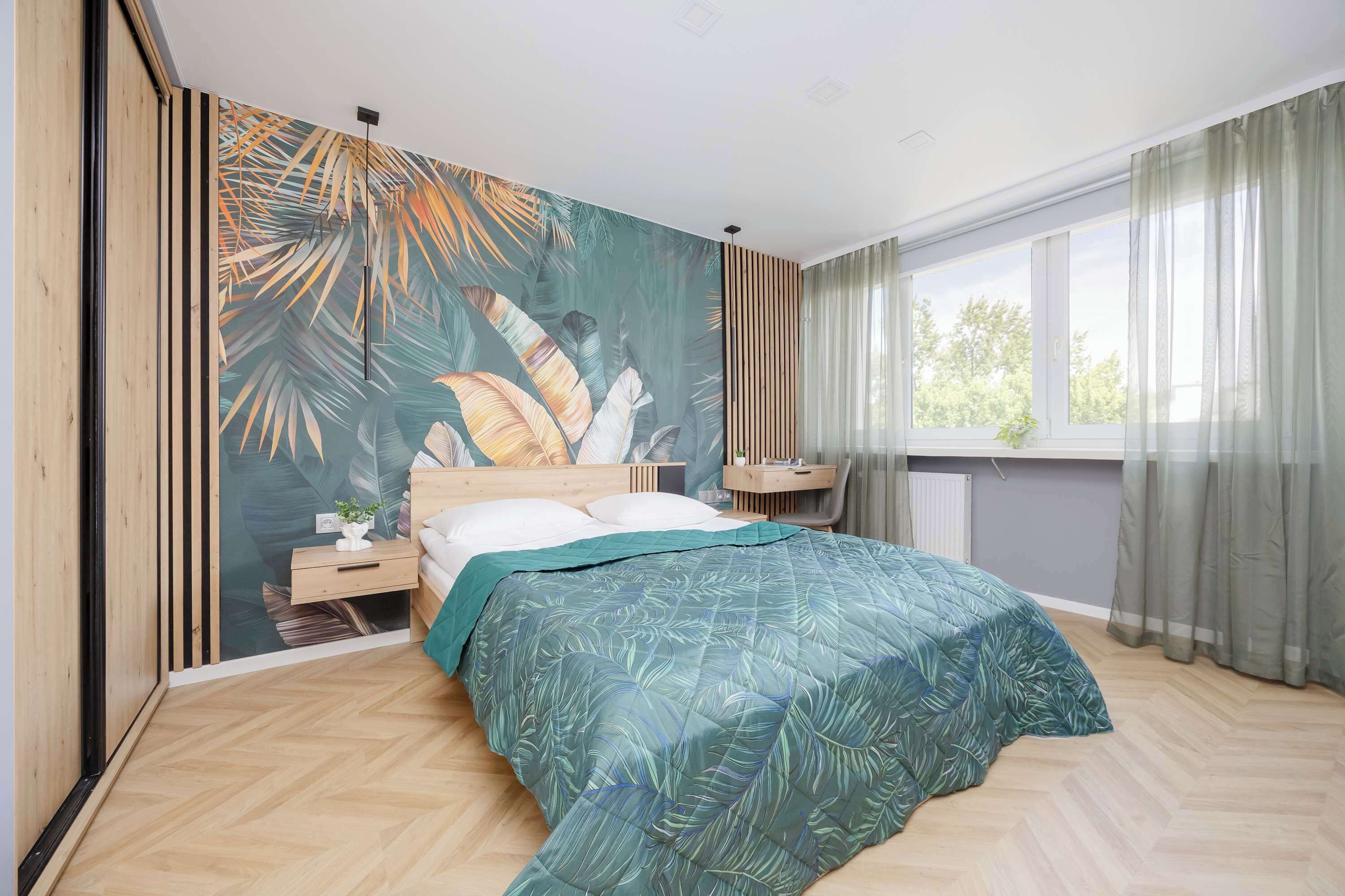 1 bedroom, desk, iron/ironing board, WiFi