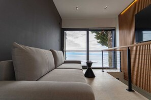 TV connectée, vidéothèque, chaîne hi-fi