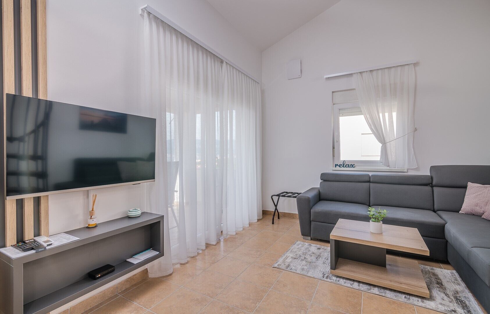 Apartment Tries 5  Moderne Ferienwohnung Mit Beheiztem Pool Und Atemberaubendem Meerblick - Jadranovo