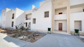 Basic Apartment | Exterior