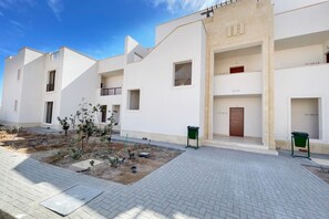 Basic Apartment | Exterior