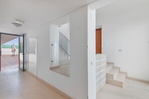 Interior - Apartment 'Con Piscina Y Garaje' with Shared Pool and Wi-Fi (Villablanca)