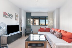 TV, video games - Apartment 'Con Piscina Y Garaje' with Shared Pool and Wi-Fi (Villablanca)