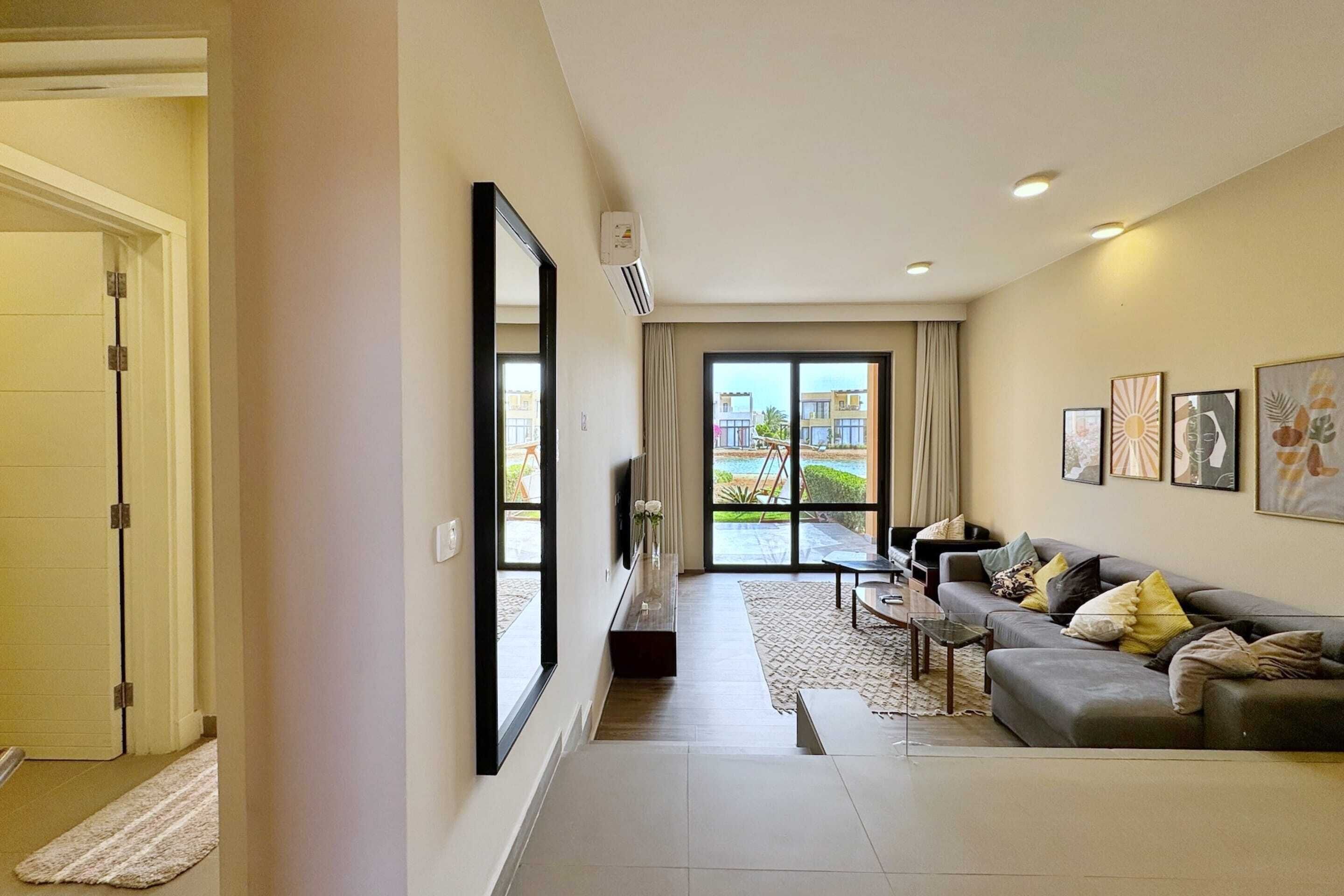 Apartemen Basic | Area keluarga | Smart TV 55-inci dengan saluran TV kabel