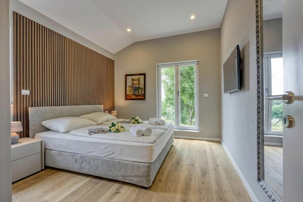 Perhehuvila, useita makuuhuoneita (Villa Tanja Lim Bay) | 4 makuuhuonetta, ilmainen Wi-Fi, vuodevaatteet