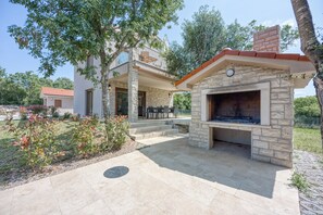 BBQ/picnic area