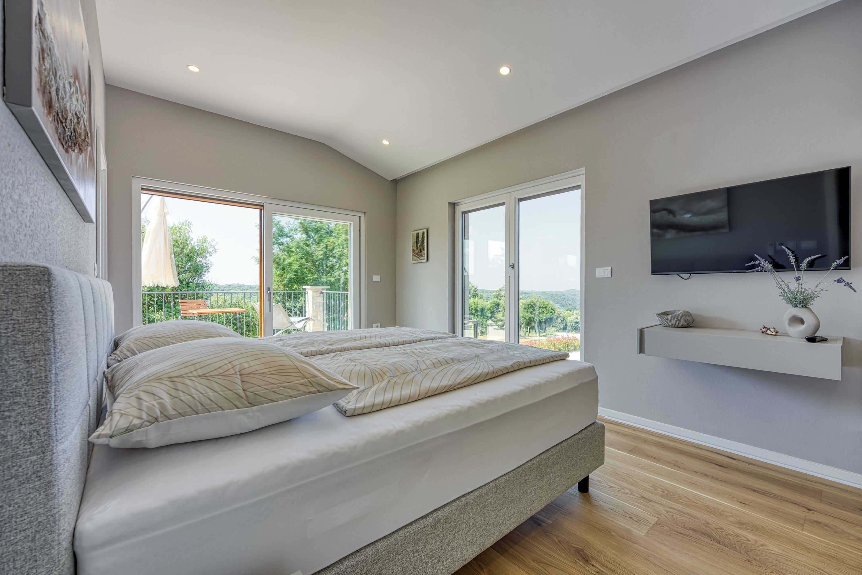 4 개의 침실, 무료 WiFi, 침대 시트