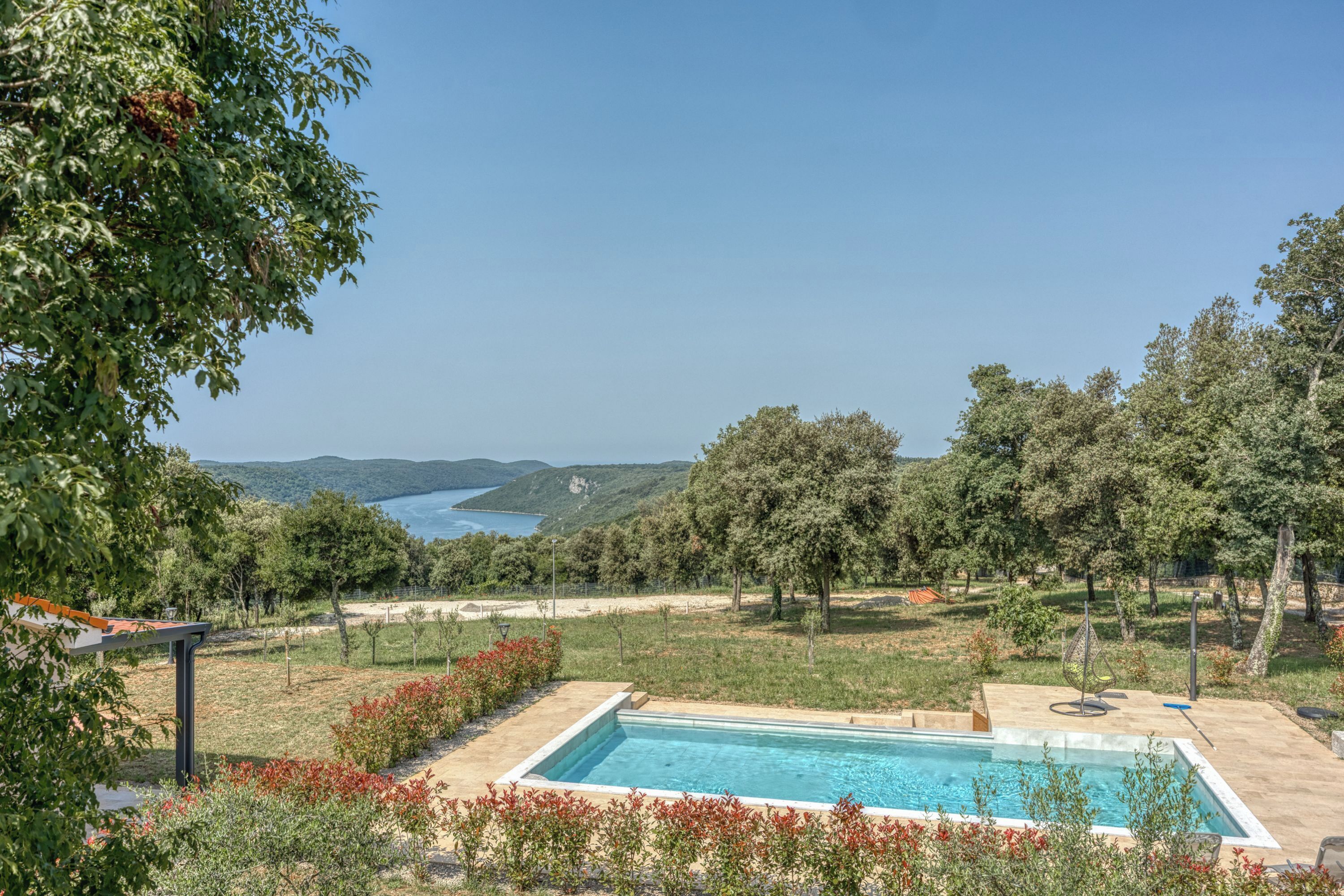 Vil·la familiar, diversos dormitoris (Villa Tanja Lim Bay) | Piscina | Piscina a l'aire lliure de temporada 