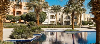 Xuru Stays I The 2bdr Warmhearted Waterside Apt