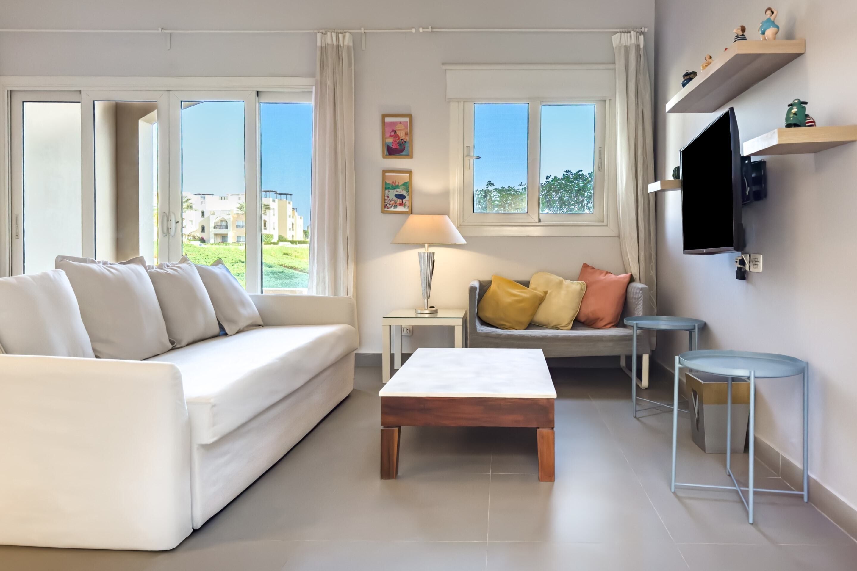 Apartemen Basic | Area keluarga | Smart TV 55-inci dengan saluran TV kabel