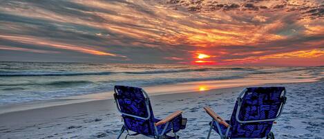 بالقرب من الشاطئ