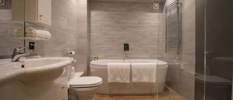 Doppelzimmer (Super King Sherwood Suite) | Badezimmer