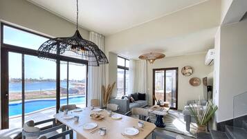 Vila Basic | Tempat makan