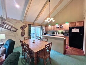 Interior - Spacious Condo at Sugar Mountain- Golf Course View (Sugar Mountain)